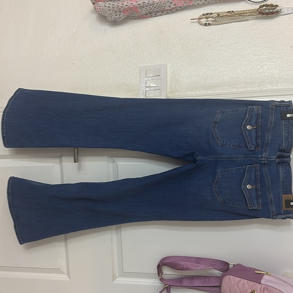 american eagle, low rise, size 6 regular flared jean. - Picture 2 of 3